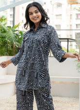 Black Abstract Printed with Flap Pockets Pure Cotton Shirt