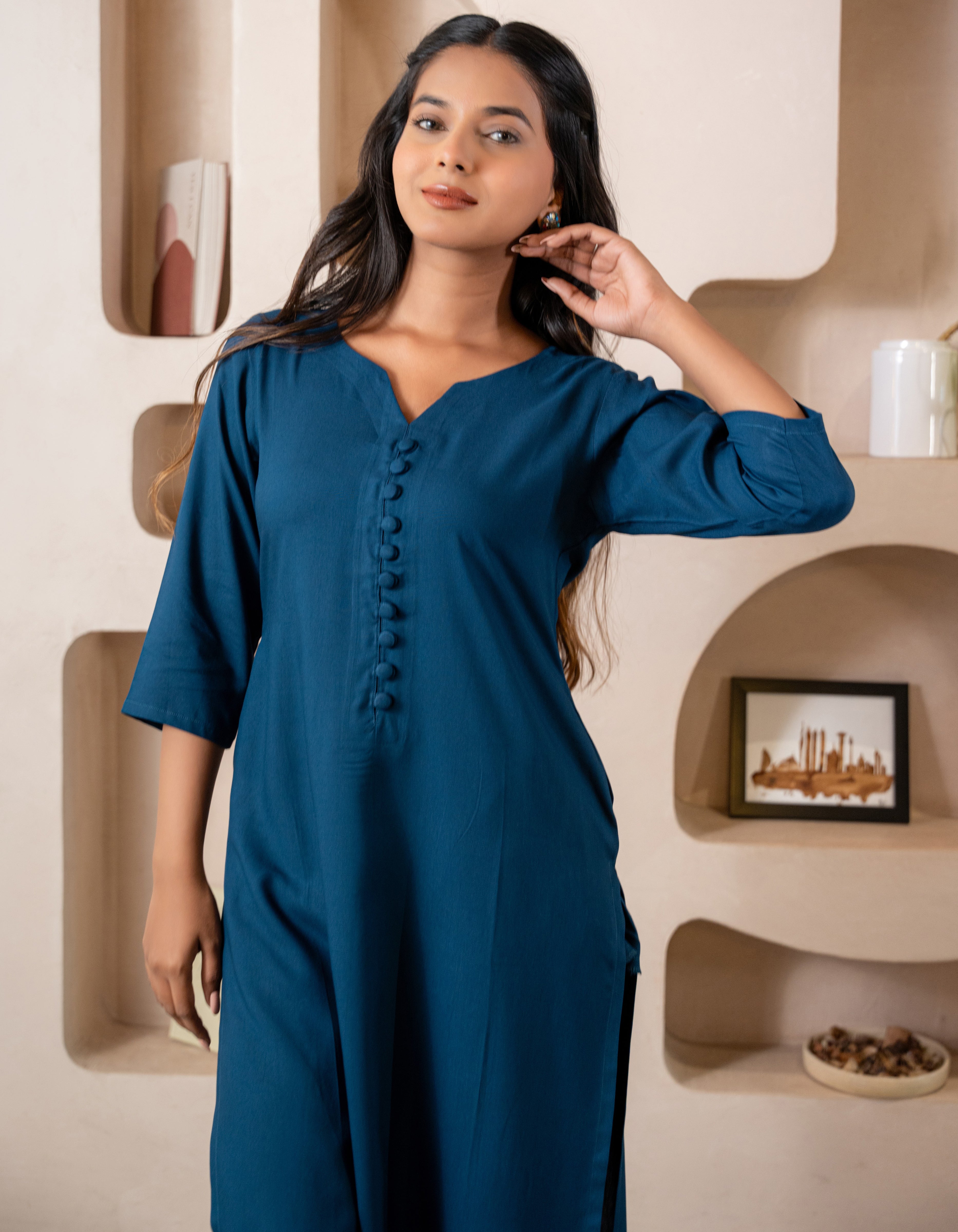 Sapphire Notched Neck with Regular Sleeve Kurta GulaboSitabo