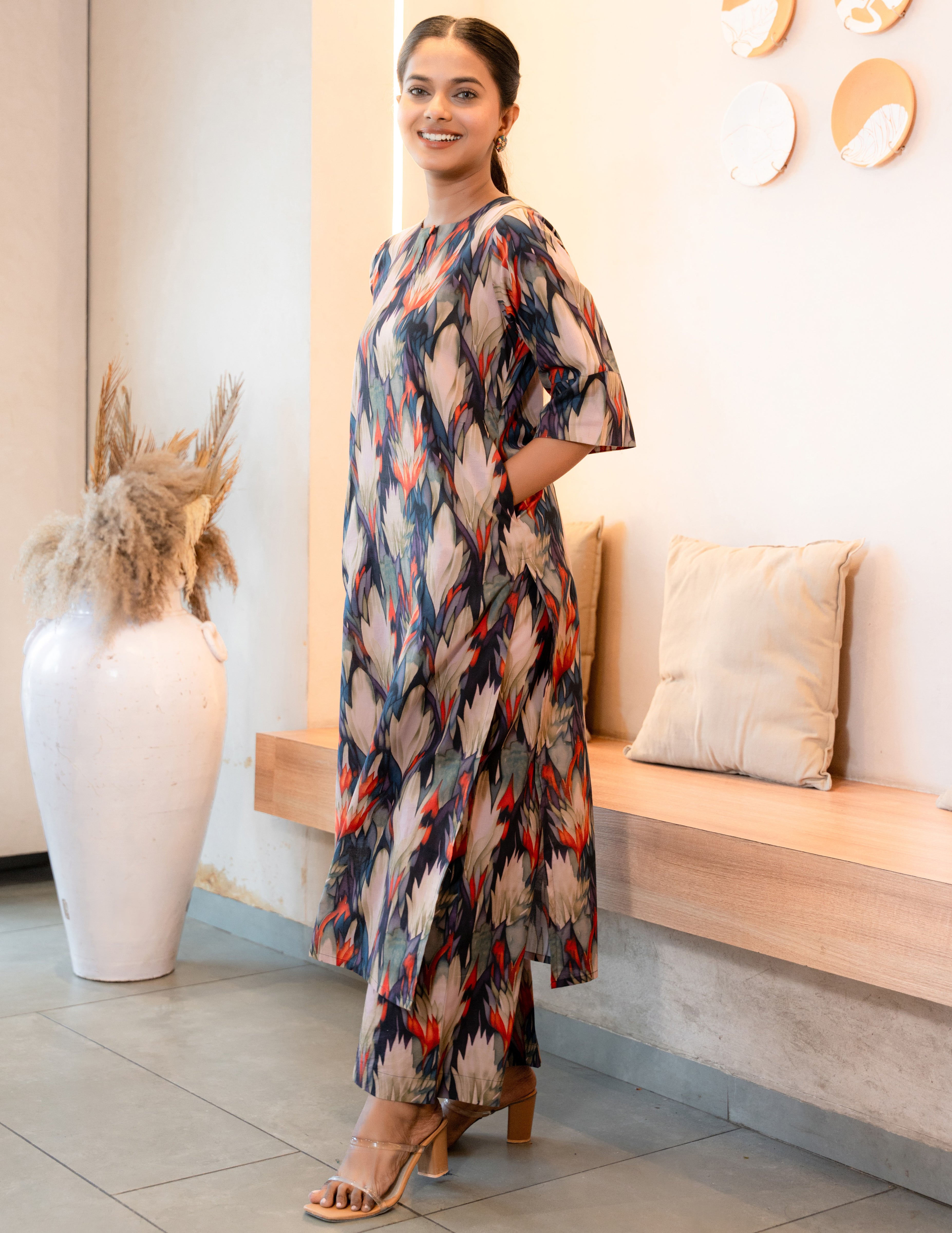 Notched Neck with Broad Sleeve Pure Cotton Straight Printed Kurta