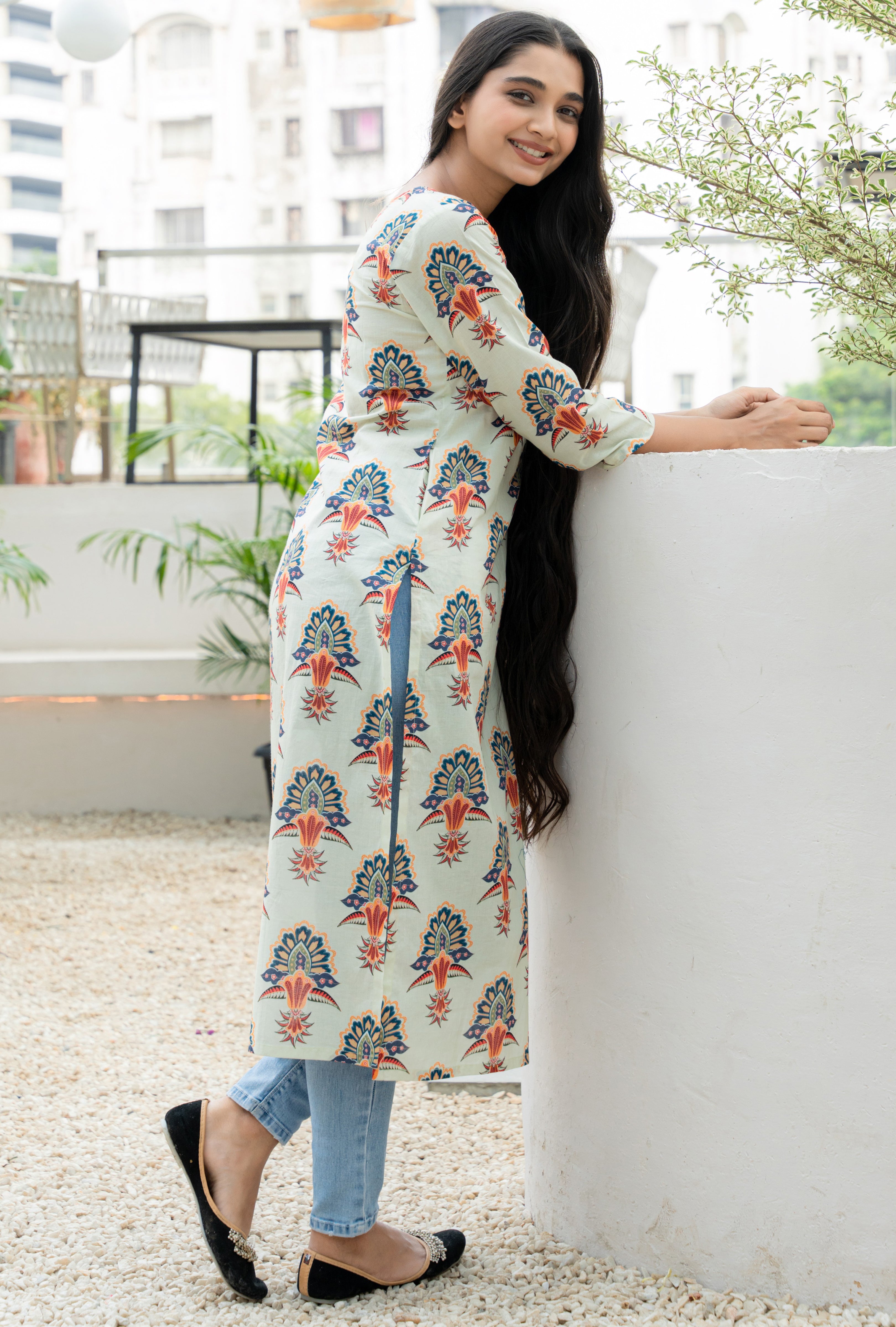 Off White Printed Floral Buti Notched Neck Kurti