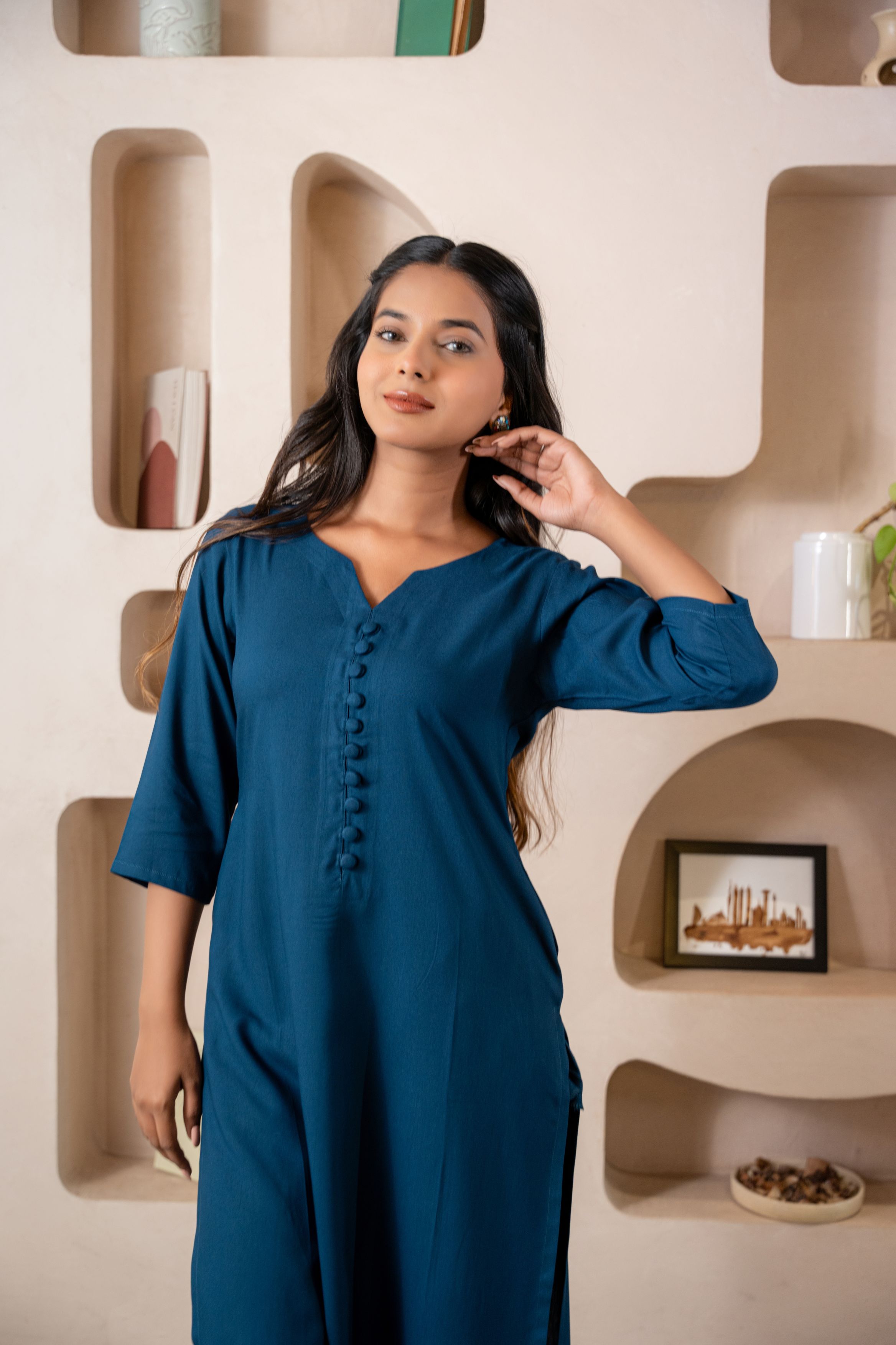 Sapphire Notched Neck with Regular Sleeve Kurta