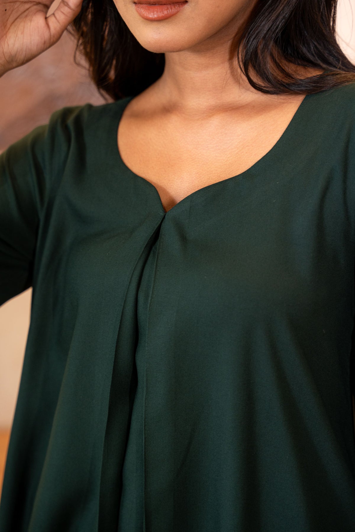 Green Sweetheart Neckline Box Pleat with Flared Sleeve Top