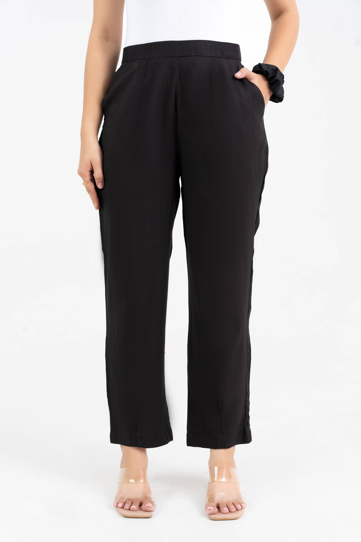 Black Solid Viscose Pant with Pleated Bottom