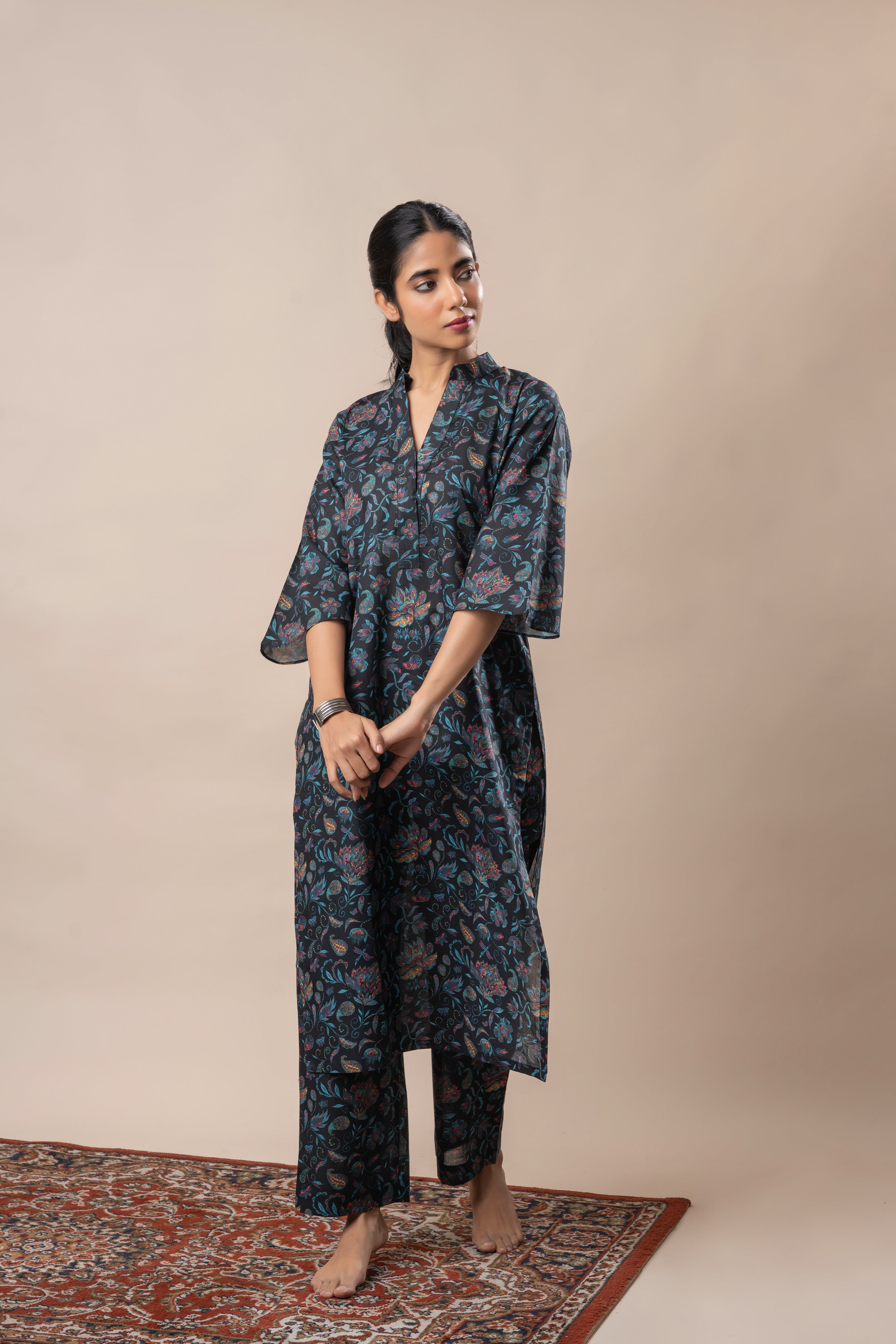 Black Floral Jaal Printed Pure Cotton Straight Kurti