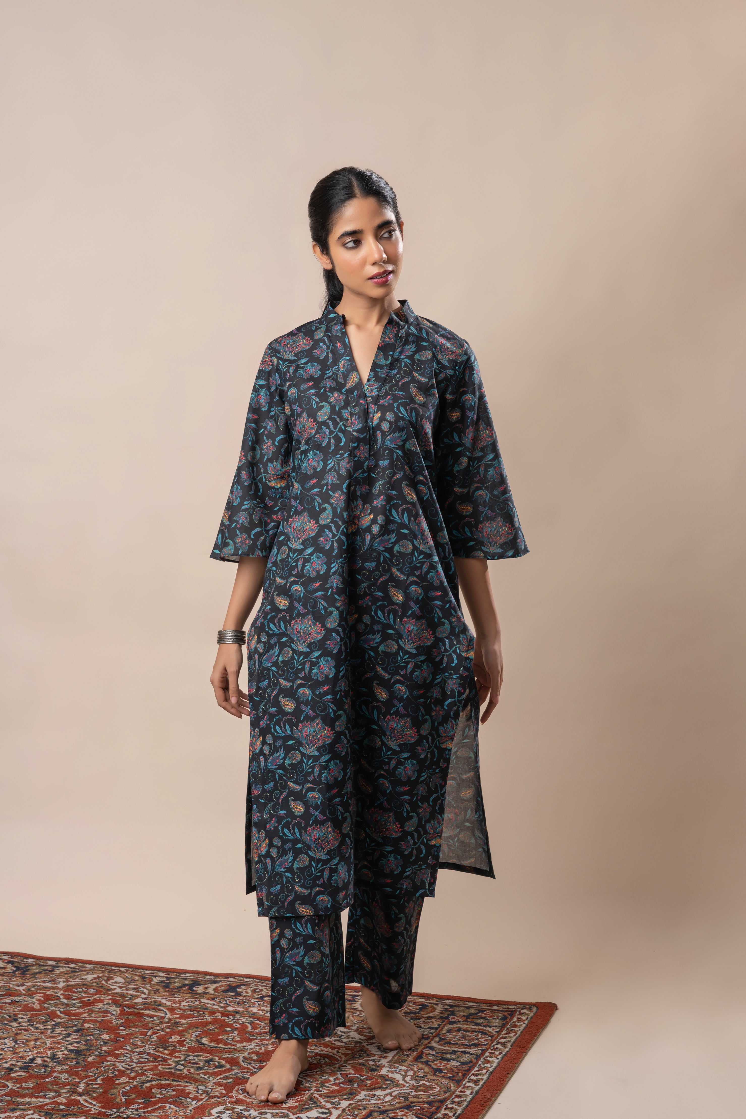 Black Floral Jaal Printed Pure Cotton Straight Kurti